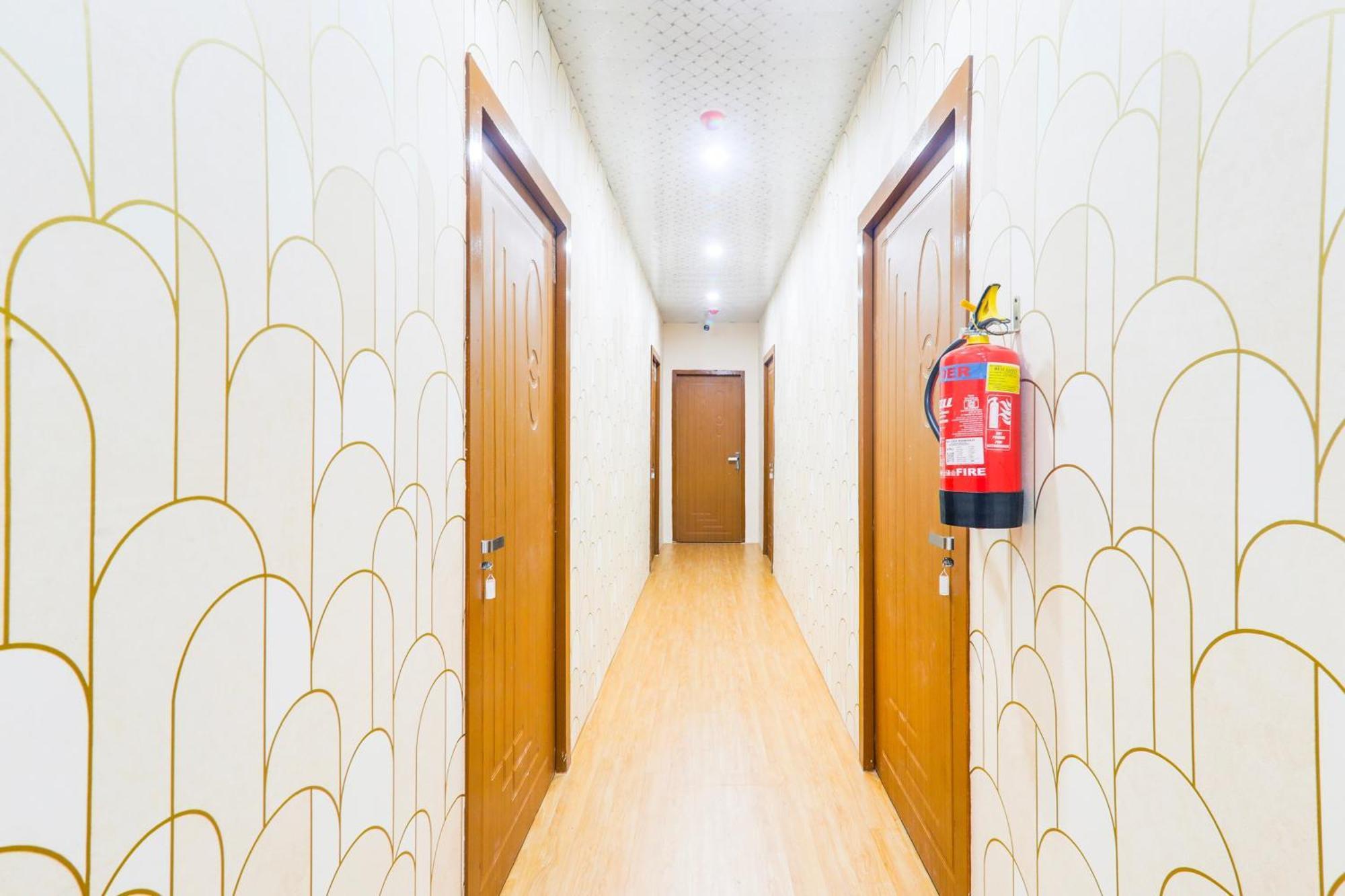 Hotel O V. K Palace Inn Lucknow Dış mekan fotoğraf
